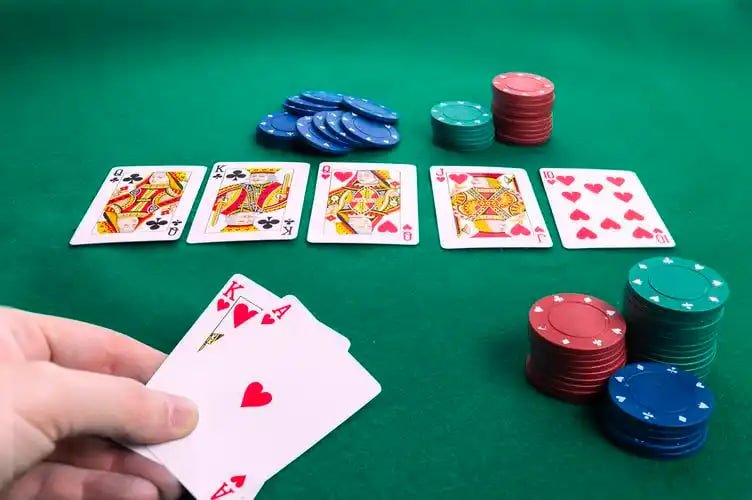 Baccarat live table with multiple camera angles on badak178 situs